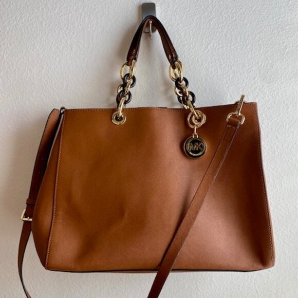 đź’–FLASH SALE Michael Kors Cynthia Medium Satchel Acorn Tan Brown Leather EUC - Picture 1 of 11